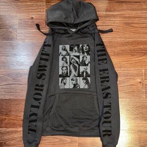**NEW** Official Taylor Swift Eras Tour Hoodie
Medium